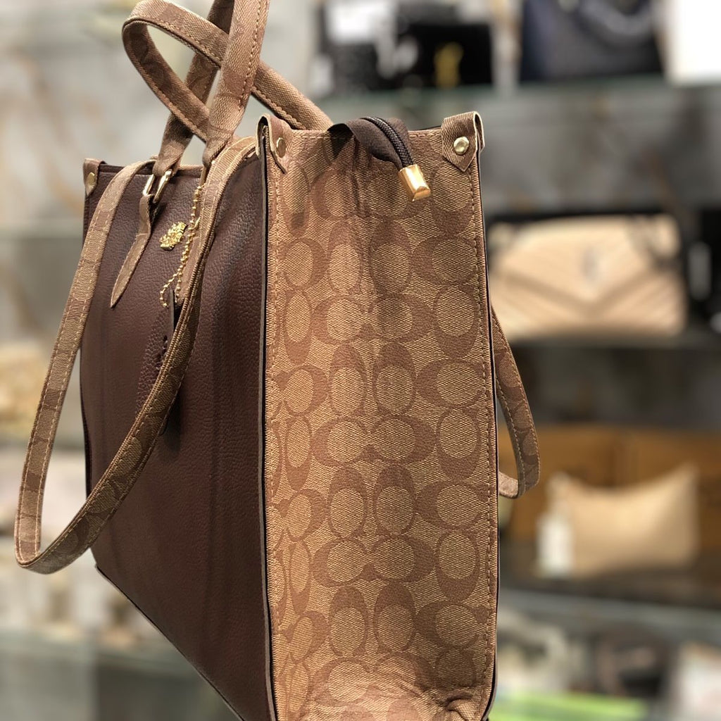 Structured Tote Bag – Signature Print Pebbled Leather Handbag